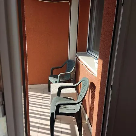 Trolla Apartment *